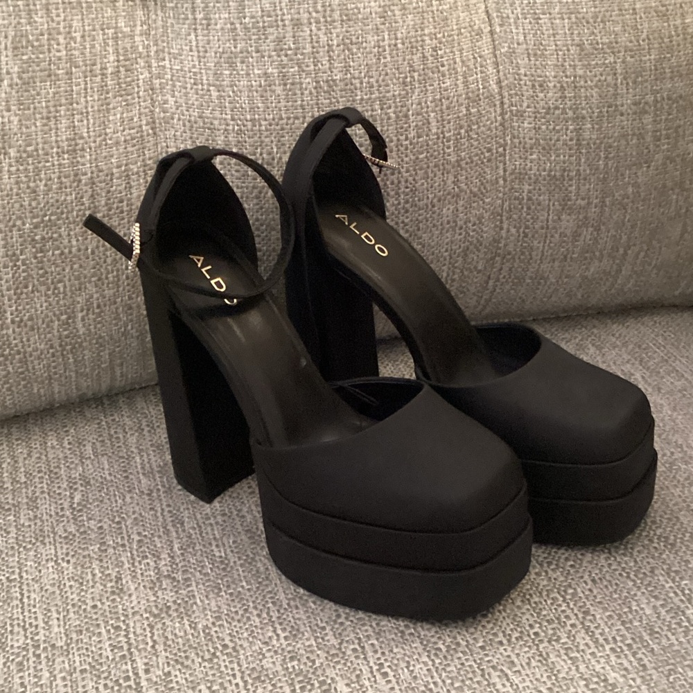 Aldo Elegant Black Platform Sandals
